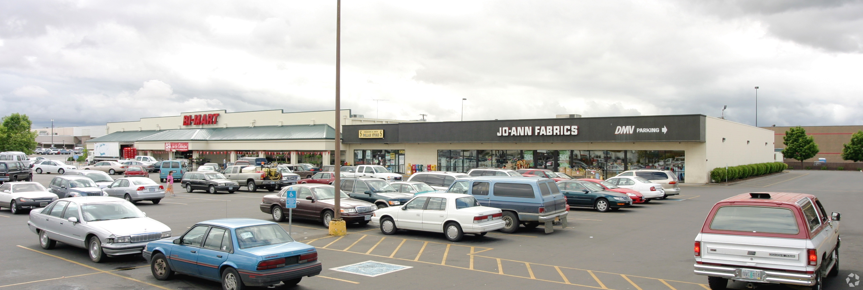 Bi-Mart Shopping Center Image